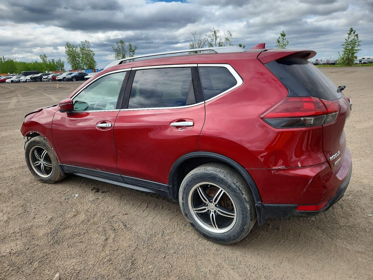 2018 NISSAN ROGUE S photo 2