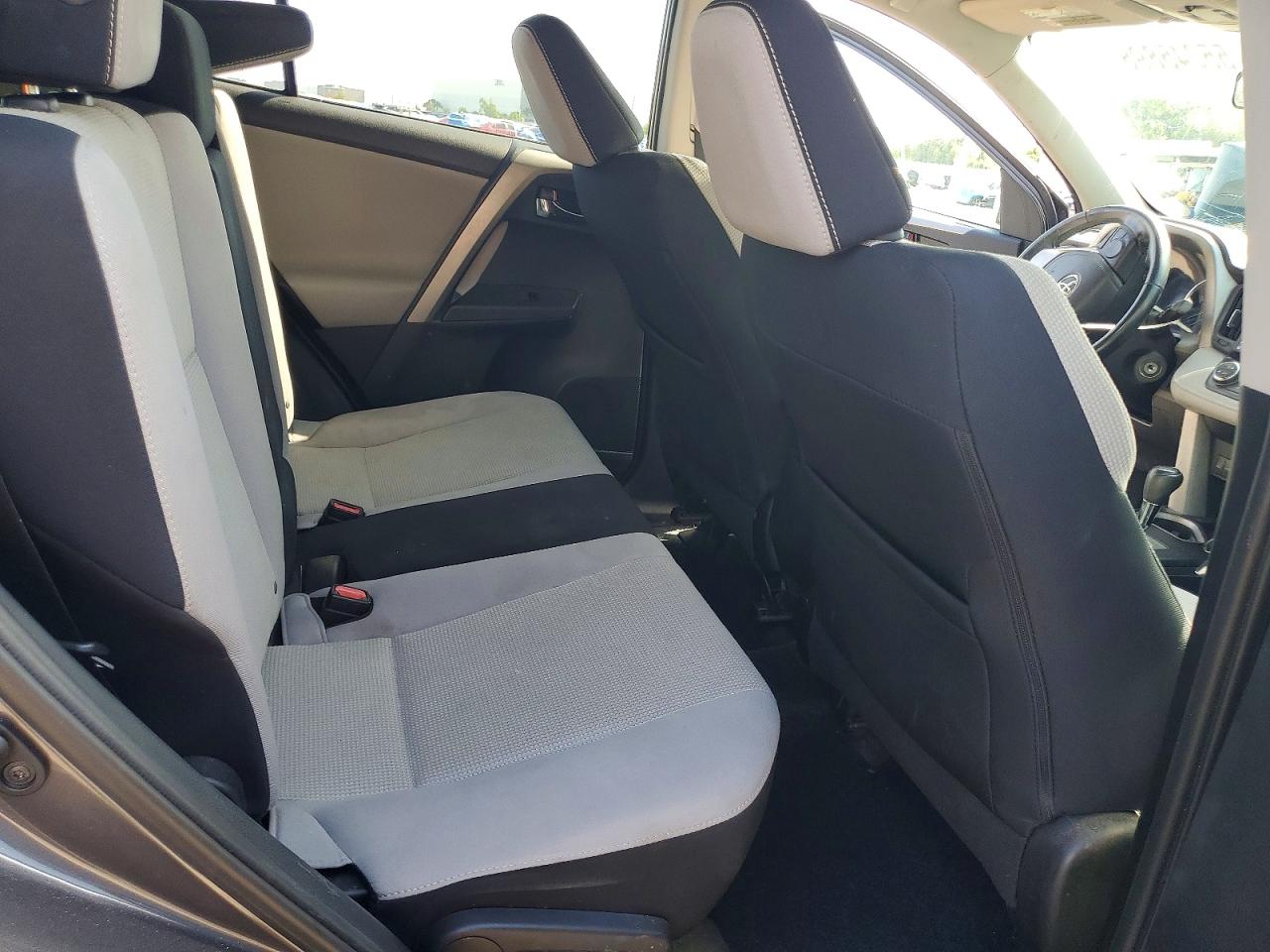 2016 TOYOTA RAV4 XLE photo 21
