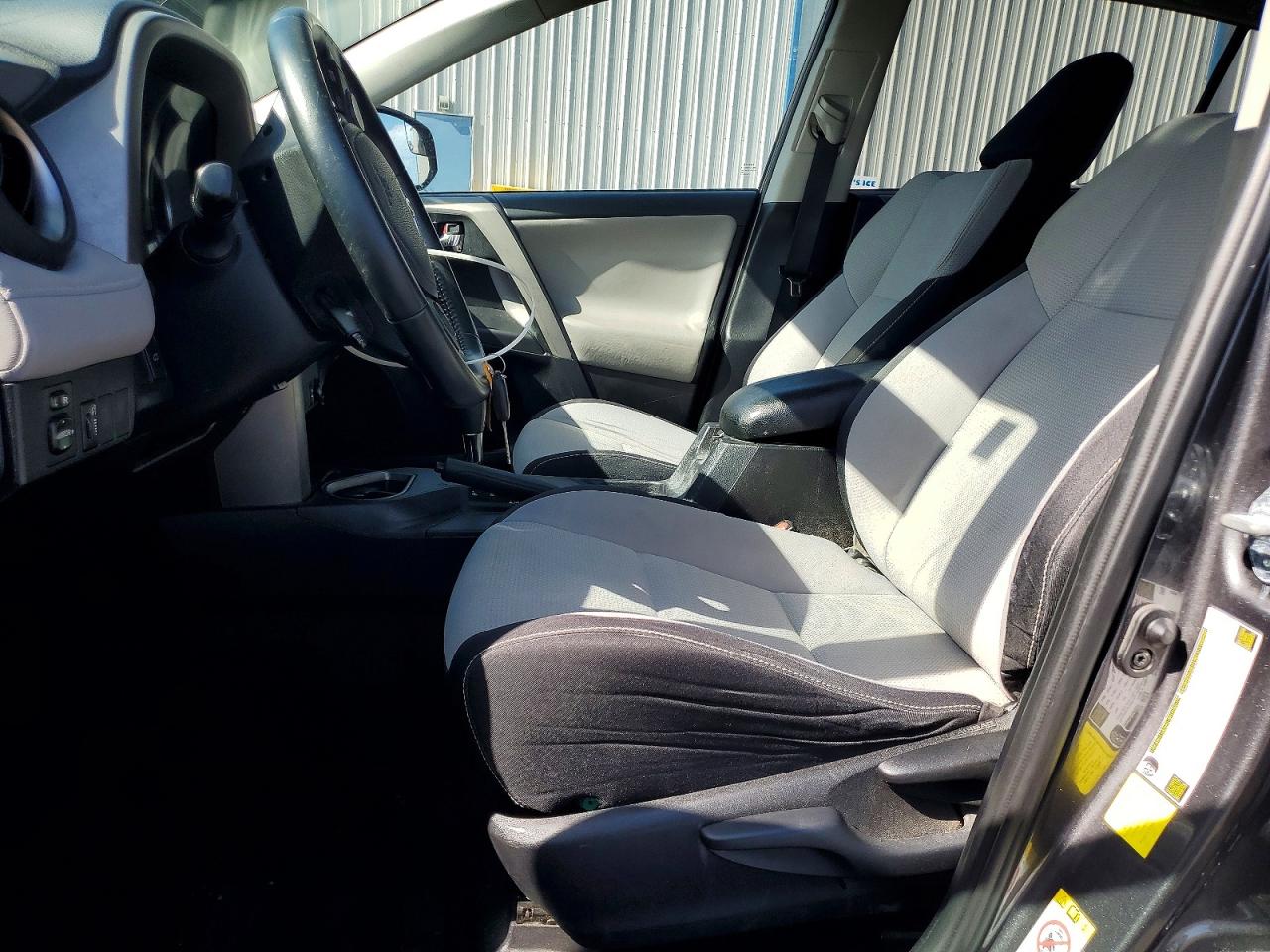 2016 TOYOTA RAV4 XLE photo 13