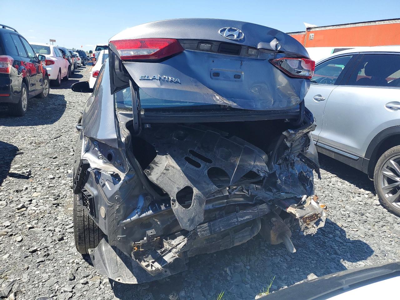 2018 HYUNDAI ELANTRA SE photo 11