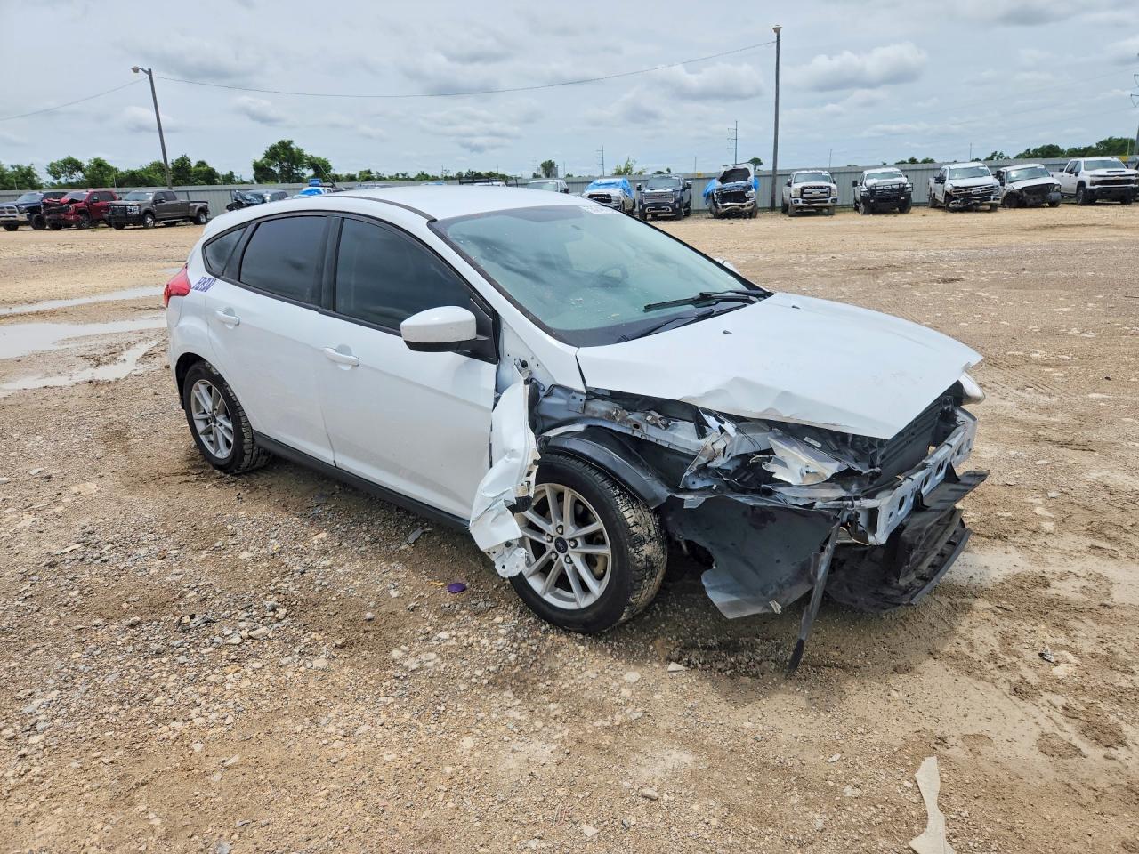 2018 FORD FOCUS SE photo 10