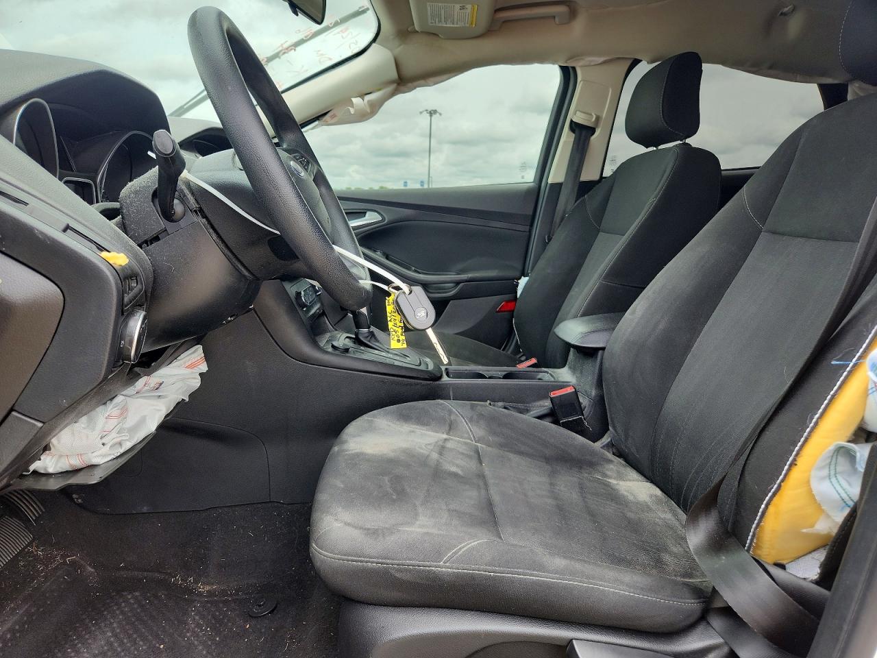 2018 FORD FOCUS SE photo 19