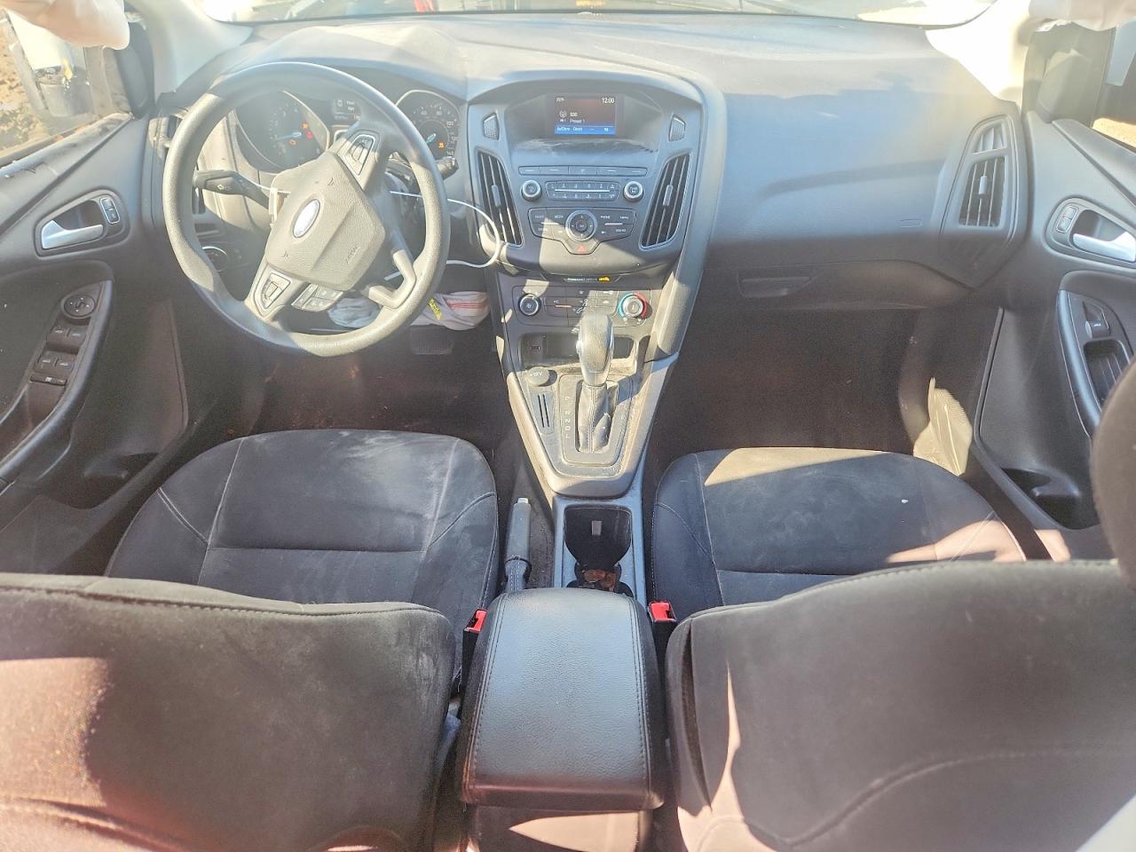 2018 FORD FOCUS SE photo 22
