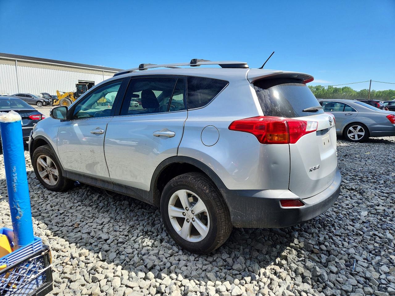 2014 TOYOTA RAV4 XLE photo 3