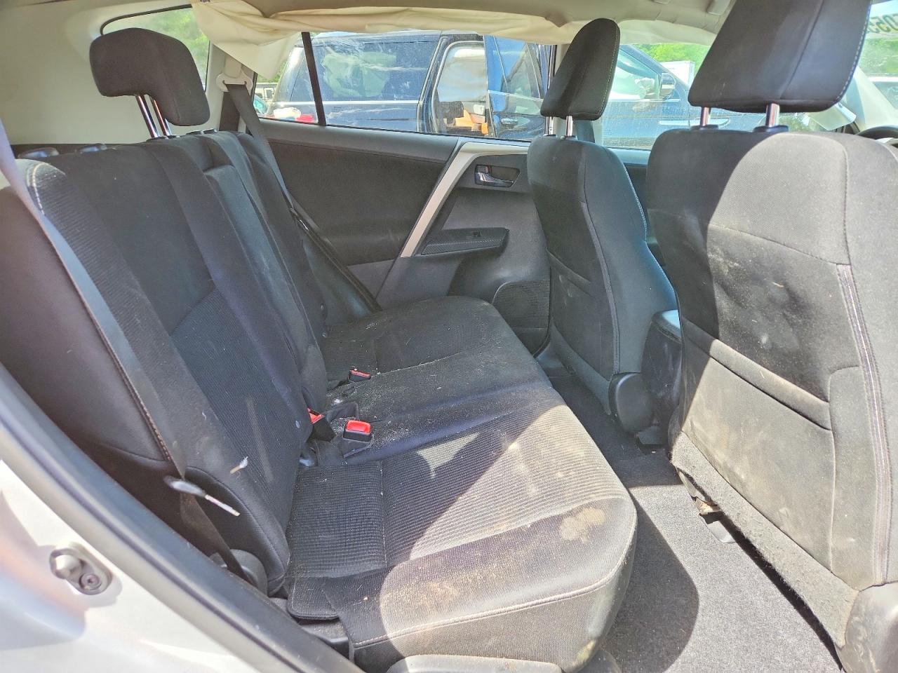 2014 TOYOTA RAV4 XLE photo 21