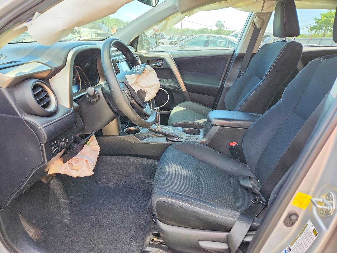 2014 TOYOTA RAV4 XLE photo 13