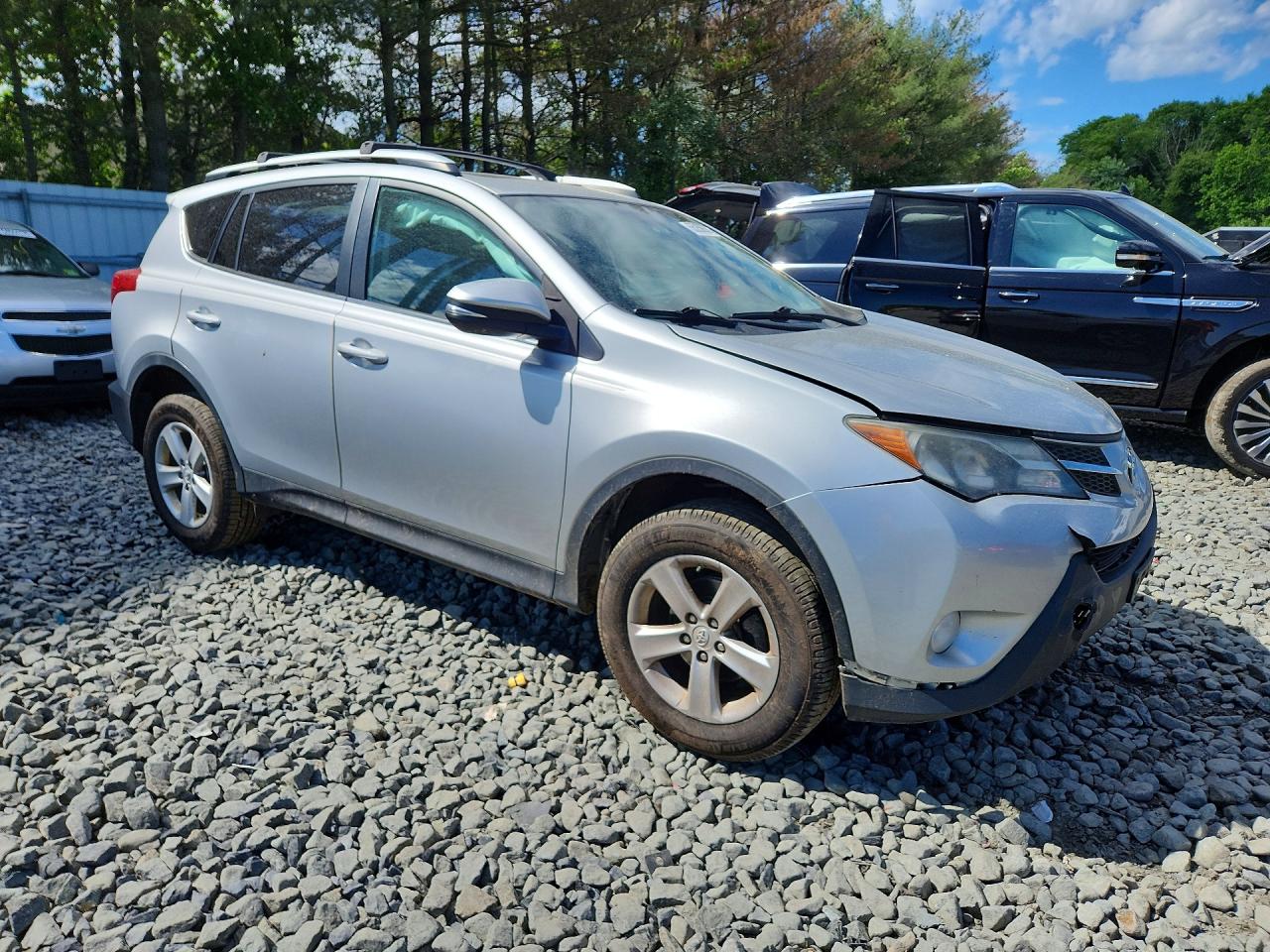 2014 TOYOTA RAV4 XLE photo 7