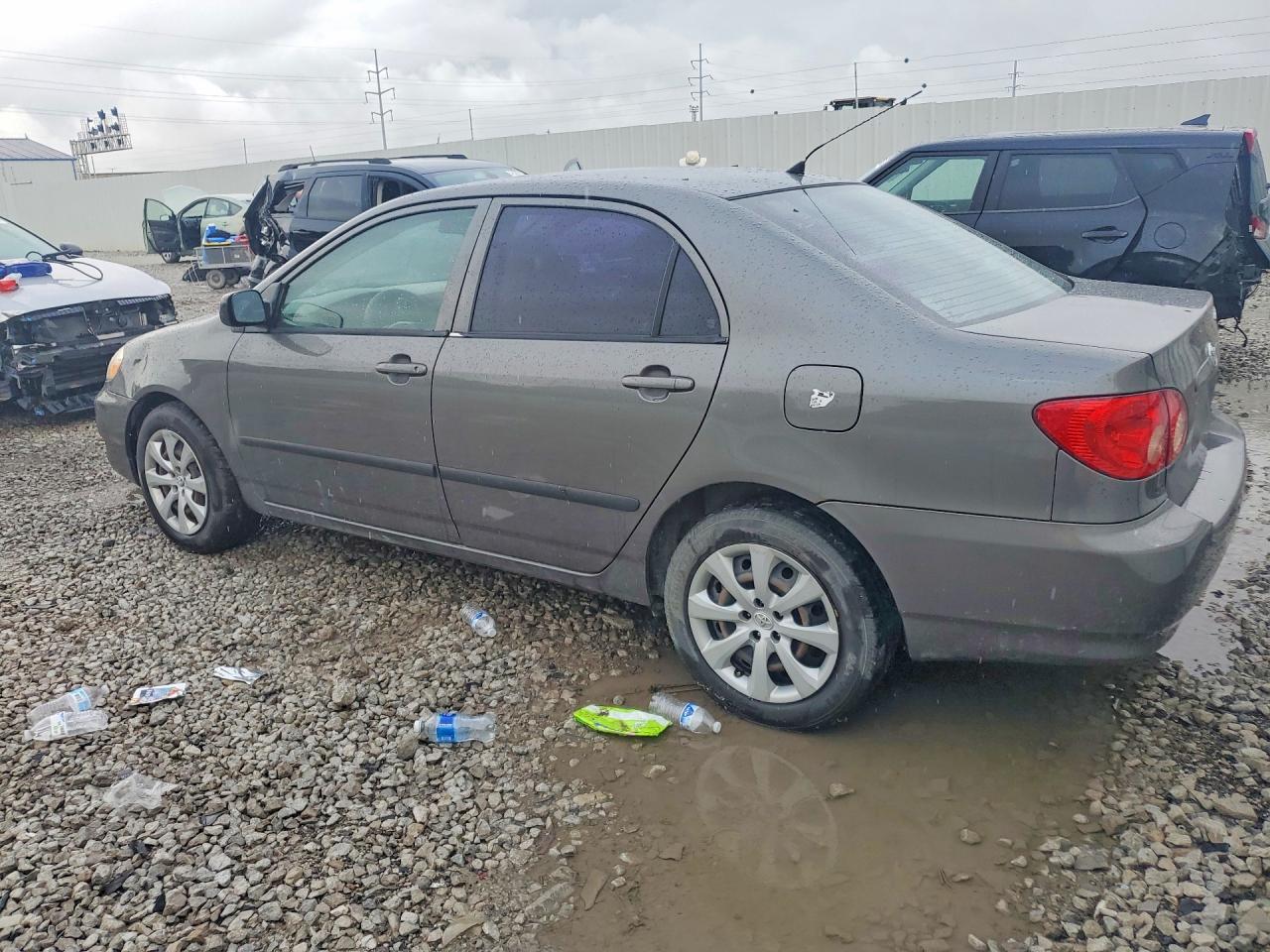 2005 TOYOTA COROLLA CE photo 3