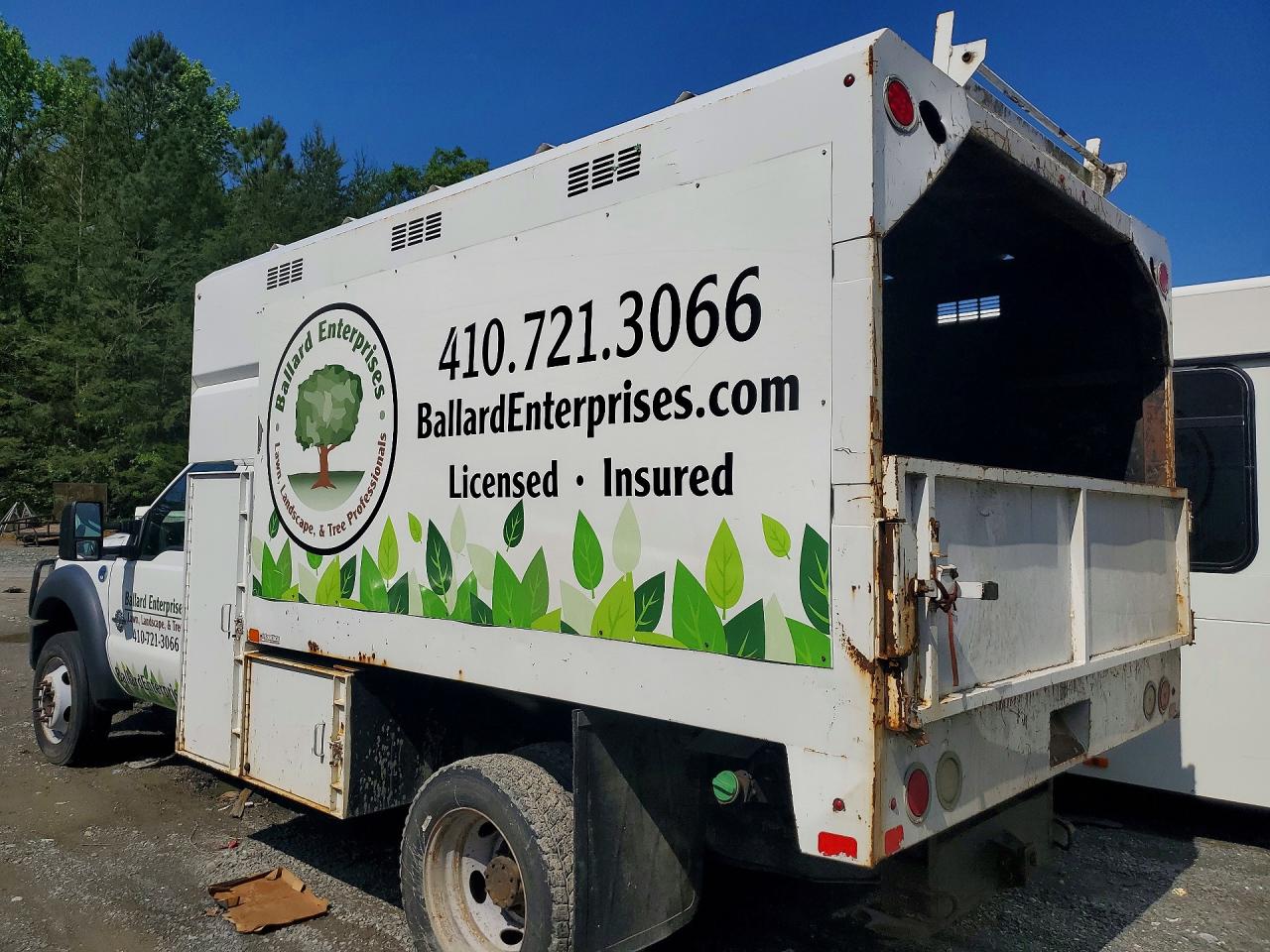 2015 FORD F550 SUPER DUTY CHIPPER TRUCK photo 3