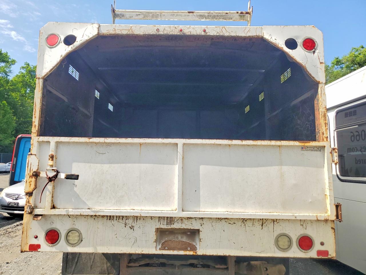 2015 FORD F550 SUPER DUTY CHIPPER TRUCK photo 11