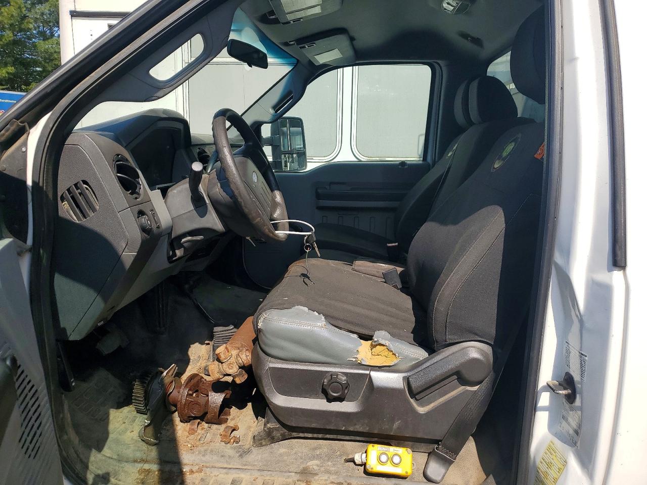 2015 FORD F550 SUPER DUTY CHIPPER TRUCK photo 13