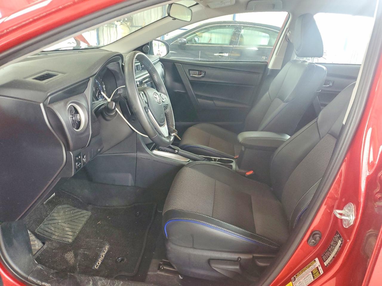 2017 TOYOTA COROLLA SE photo 19
