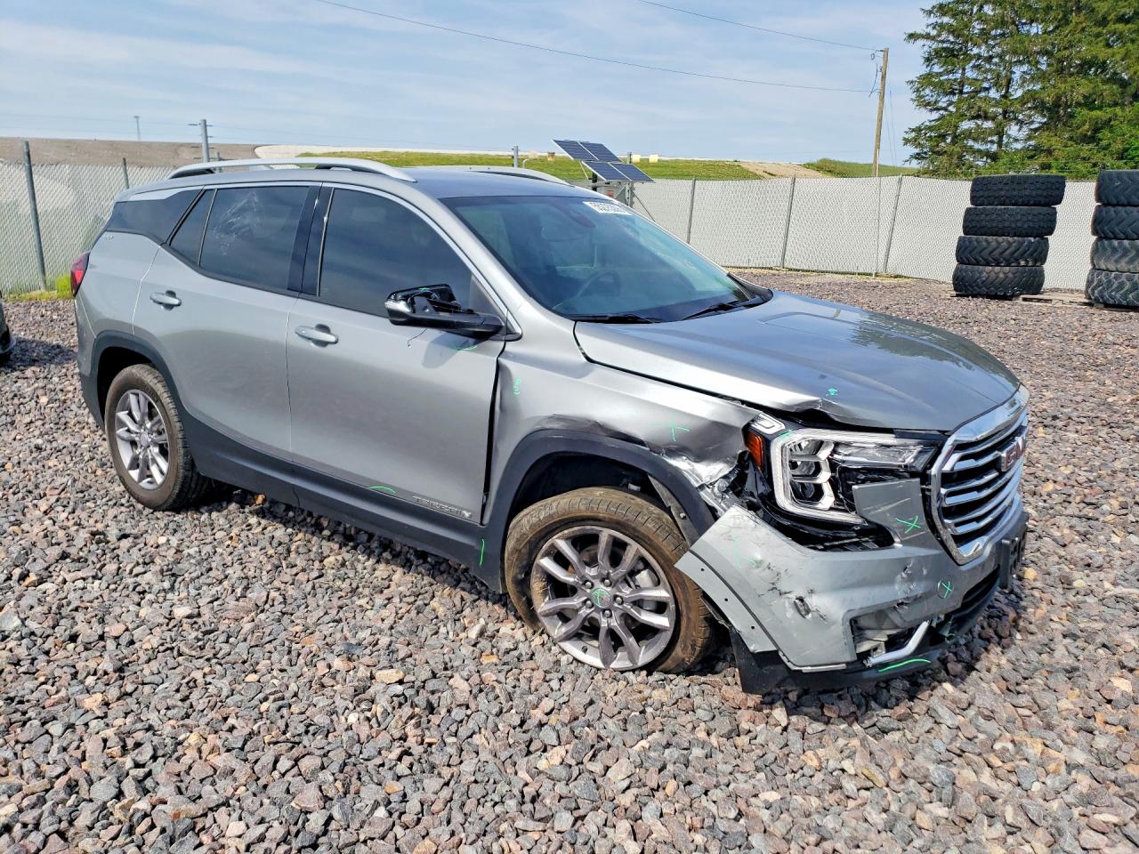 2024 GMC TERRAIN SLT photo 7