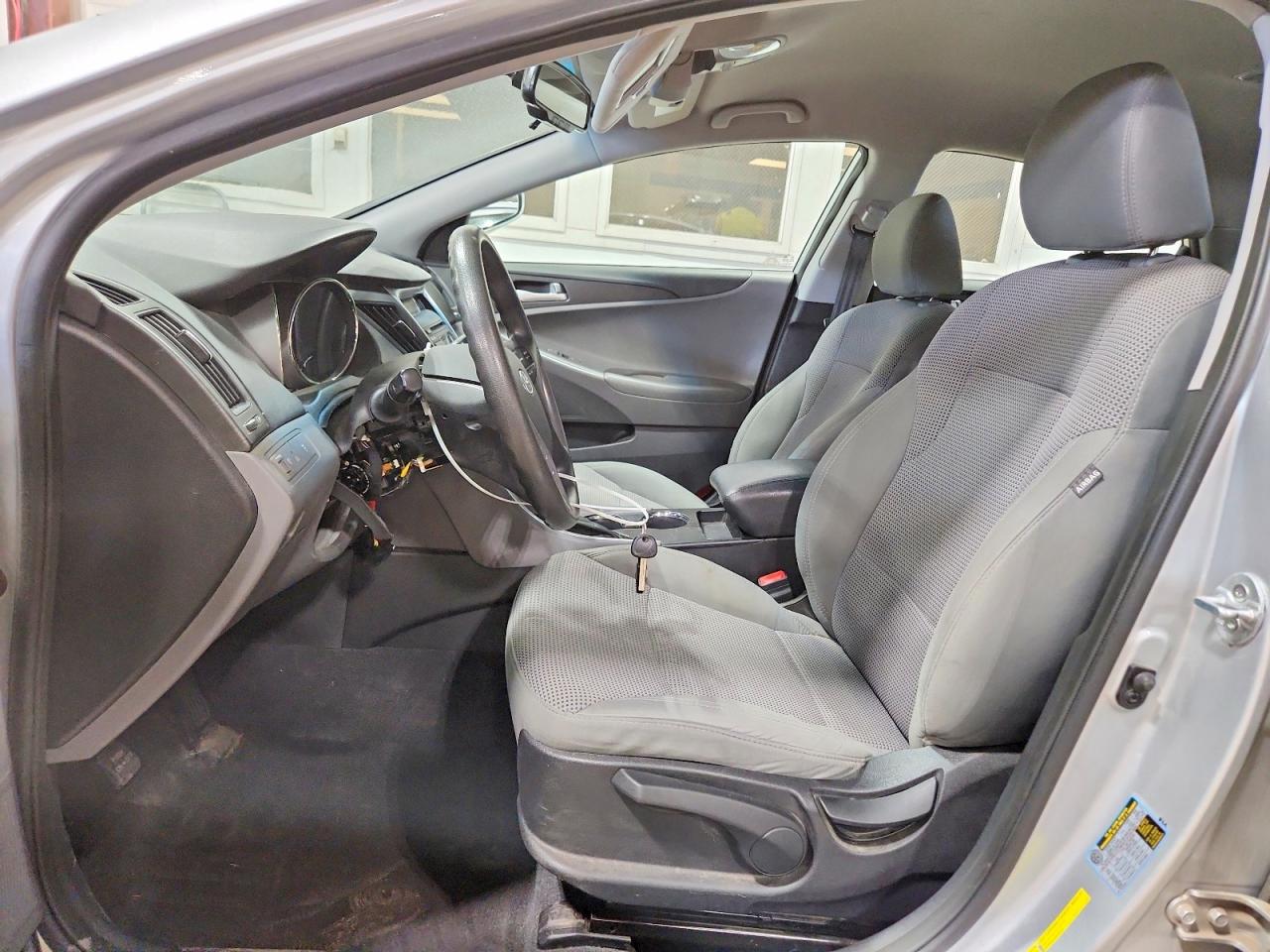 2013 HYUNDAI SONATA GLS photo 13