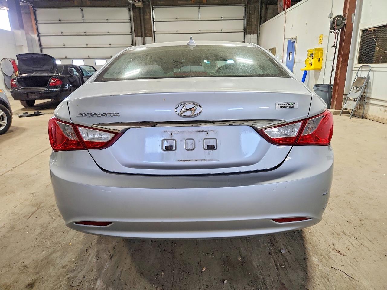 2013 HYUNDAI SONATA GLS photo 11