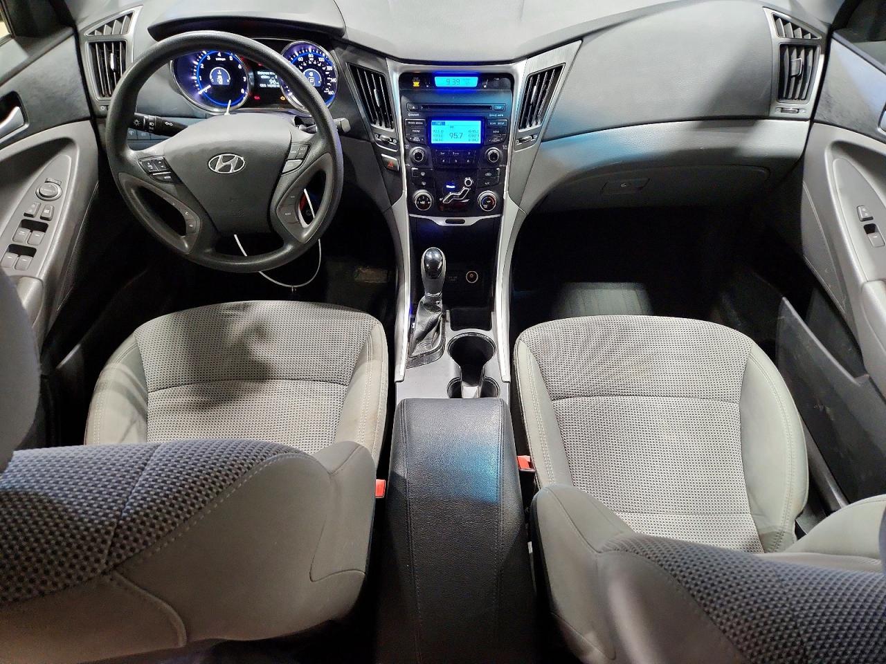 2013 HYUNDAI SONATA GLS photo 15