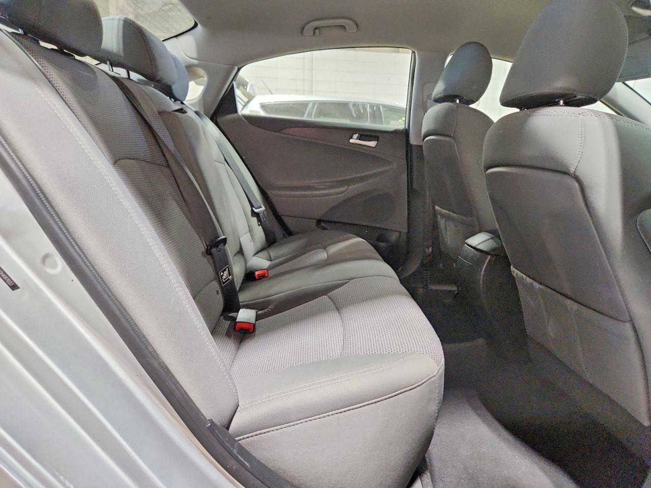 2013 HYUNDAI SONATA GLS photo 19