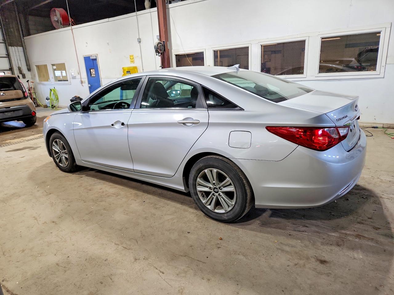 2013 HYUNDAI SONATA GLS photo 3