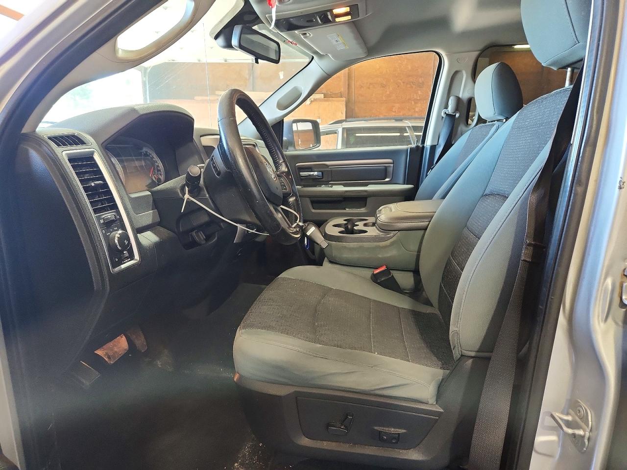 2014 RAM 1500 SLT photo 13
