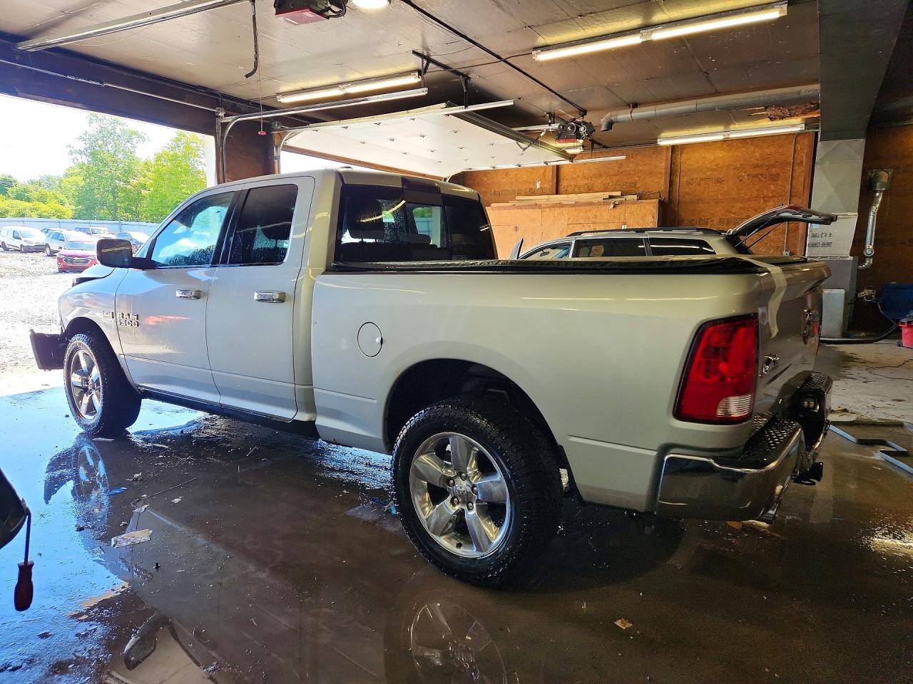 2014 RAM 1500 SLT photo 3