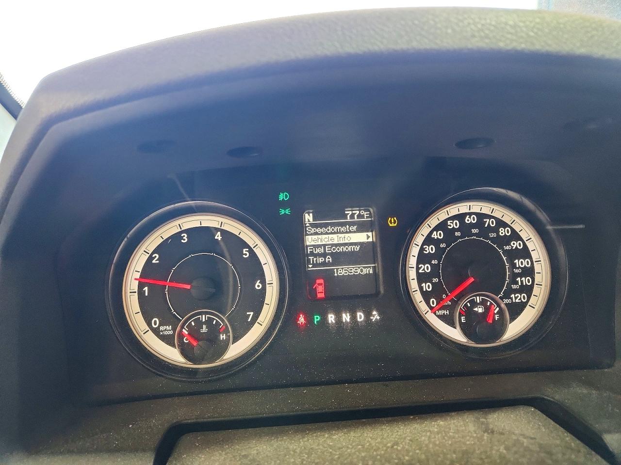 2014 RAM 1500 SLT photo 17