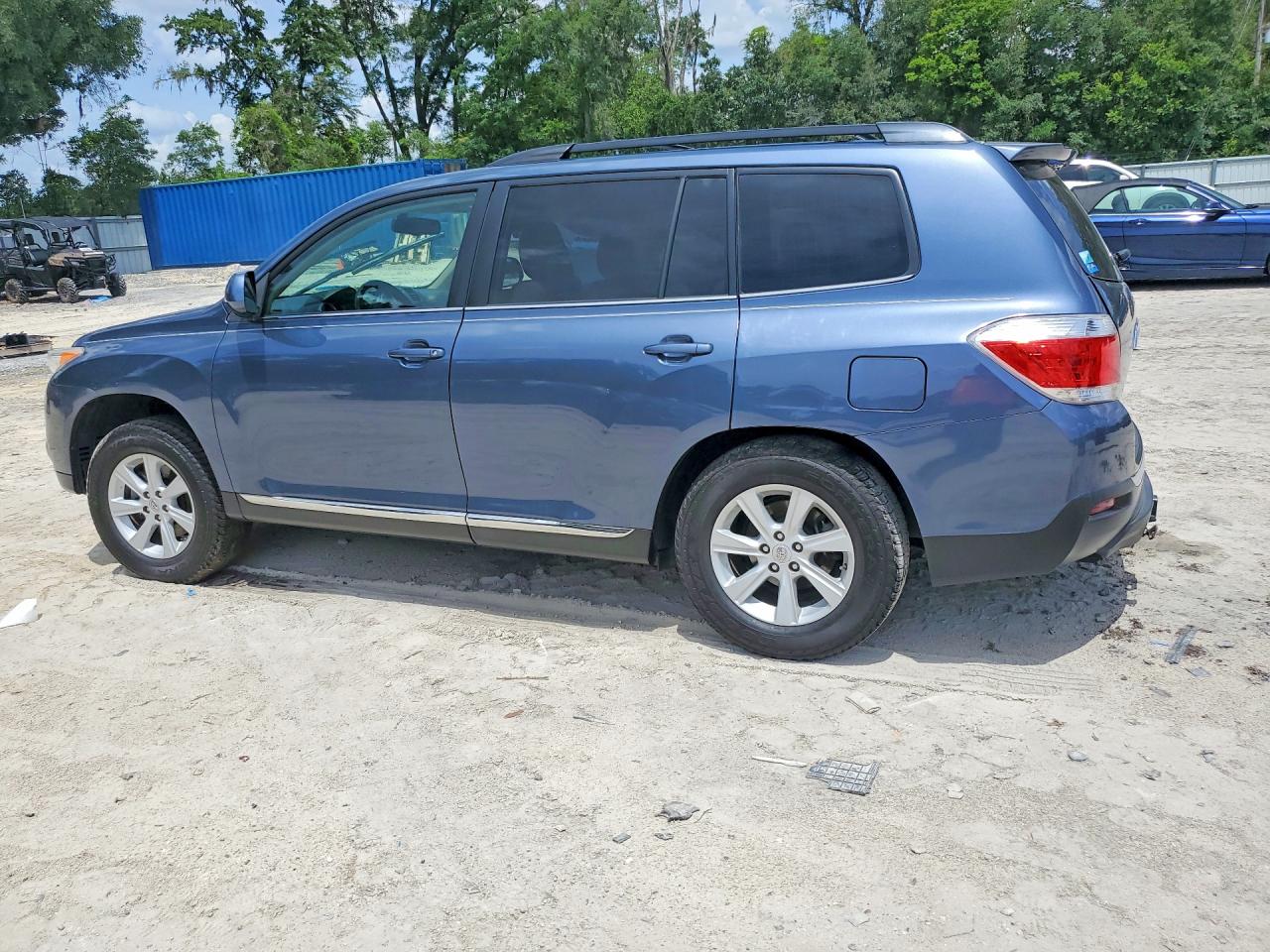 2013 TOYOTA HIGHLANDER SE photo 3