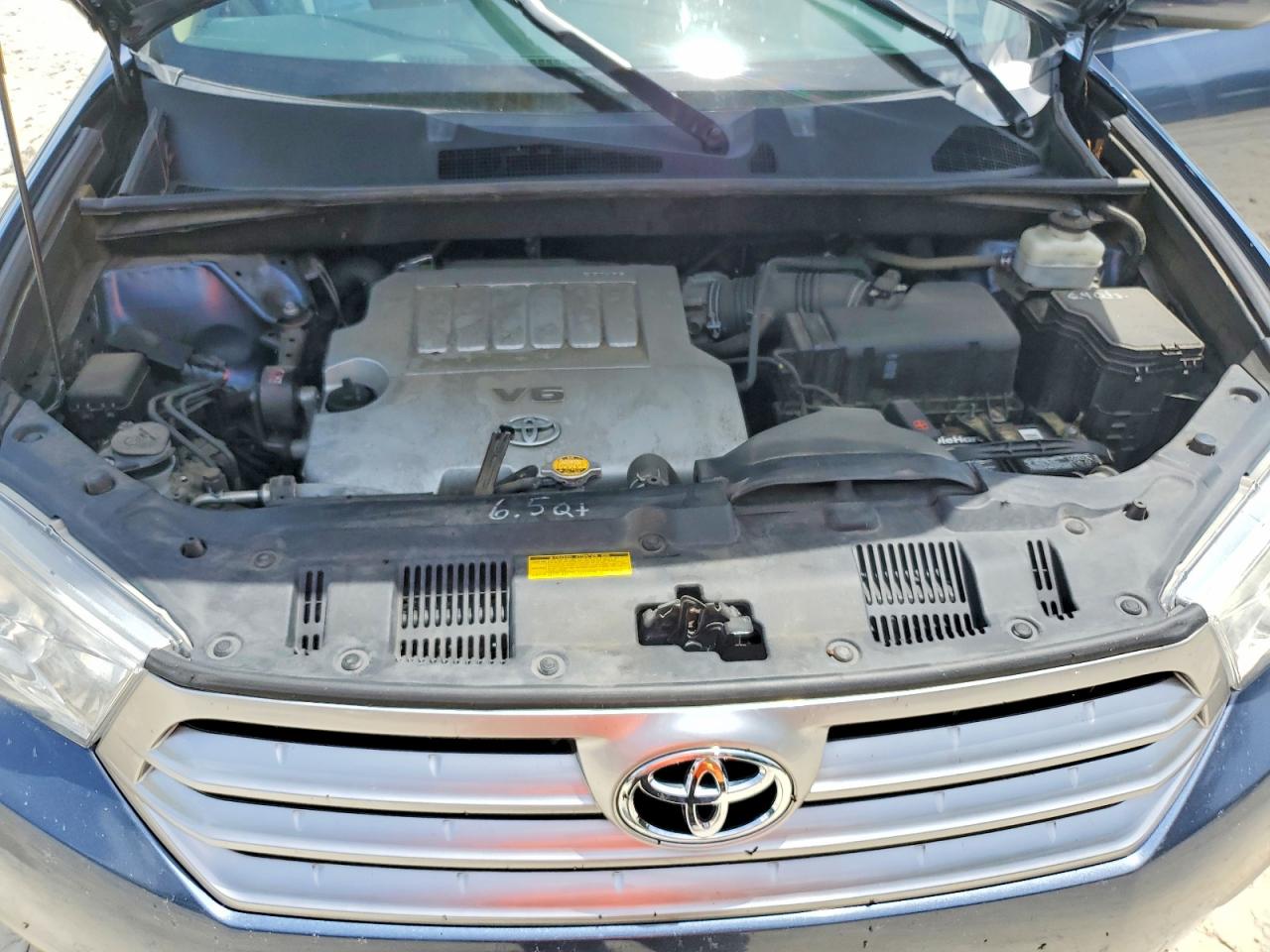 2013 TOYOTA HIGHLANDER SE photo 23