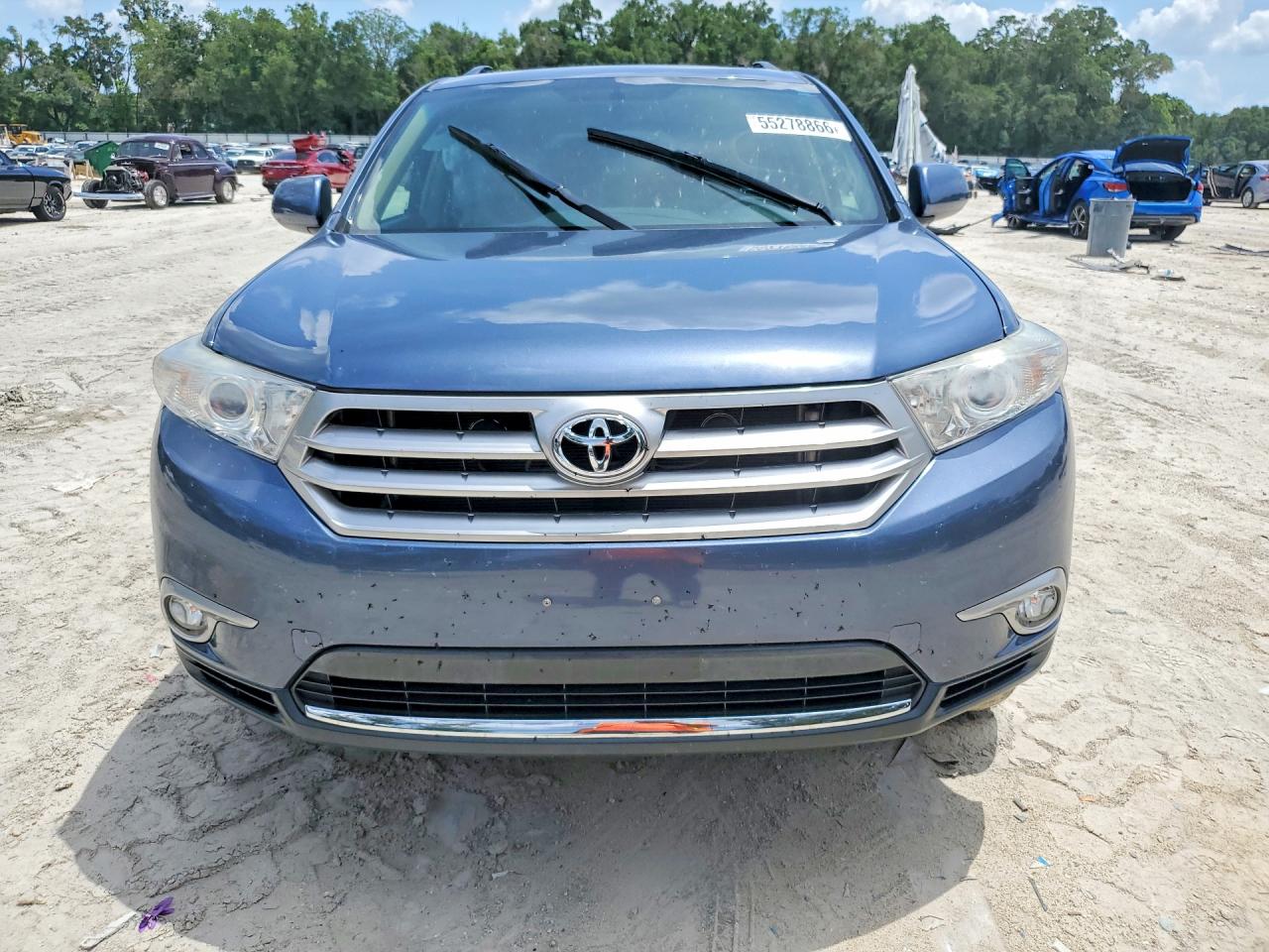 2013 TOYOTA HIGHLANDER SE photo 9