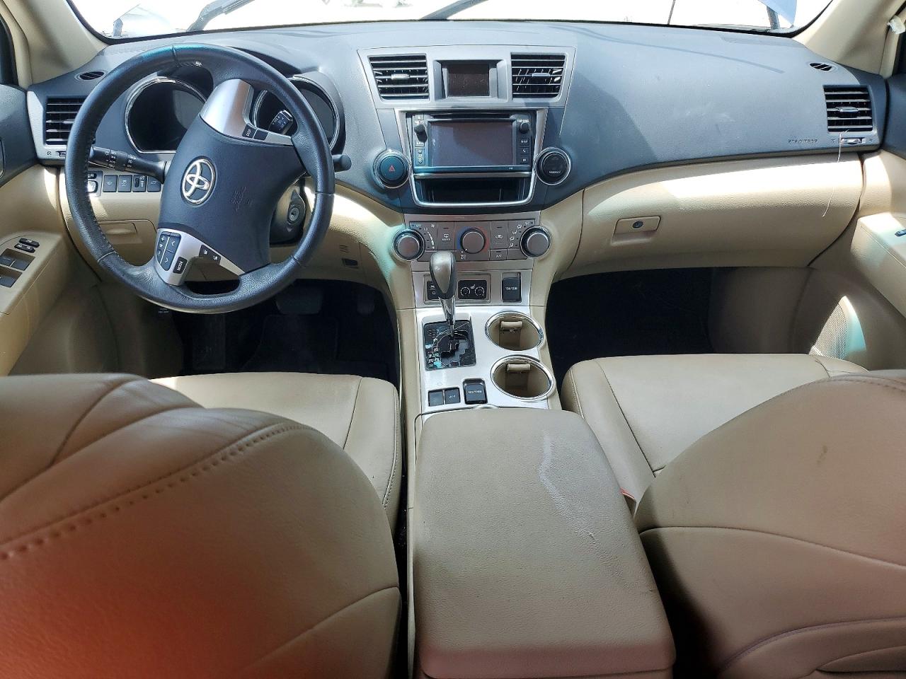 2013 TOYOTA HIGHLANDER SE photo 15