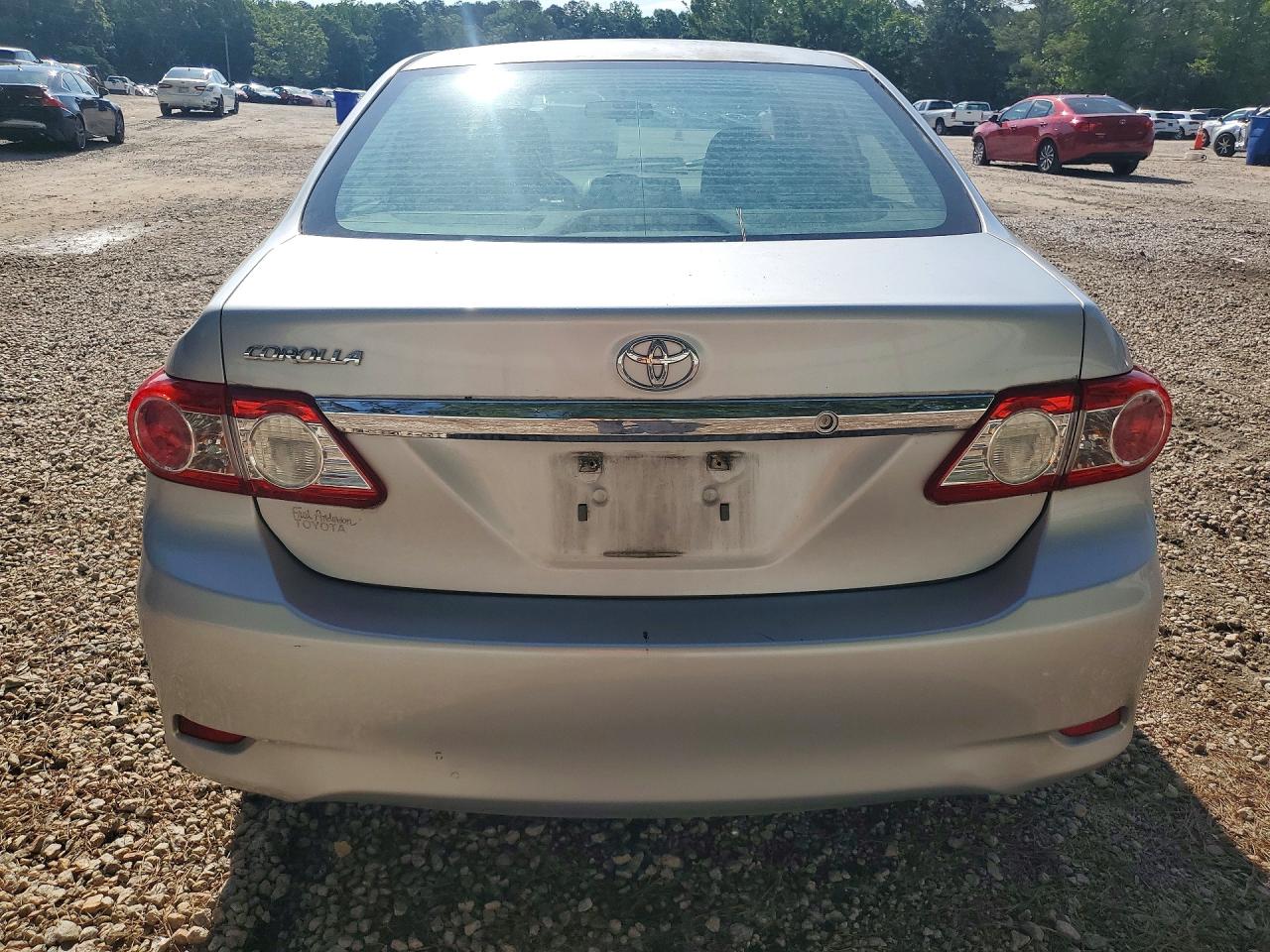 2013 TOYOTA COROLLA L photo 16