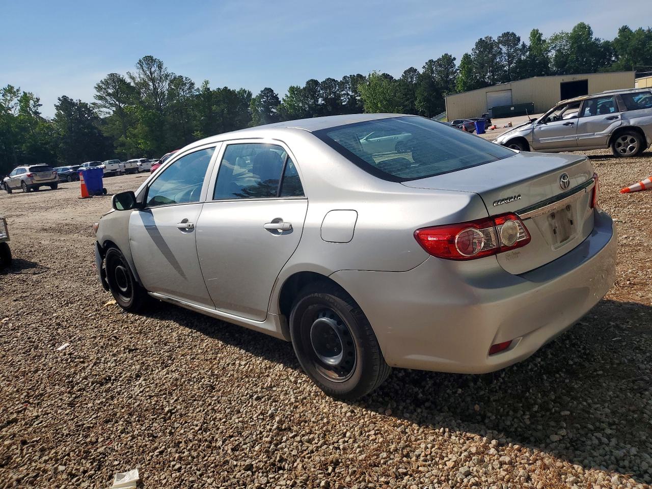 2013 TOYOTA COROLLA L photo 4