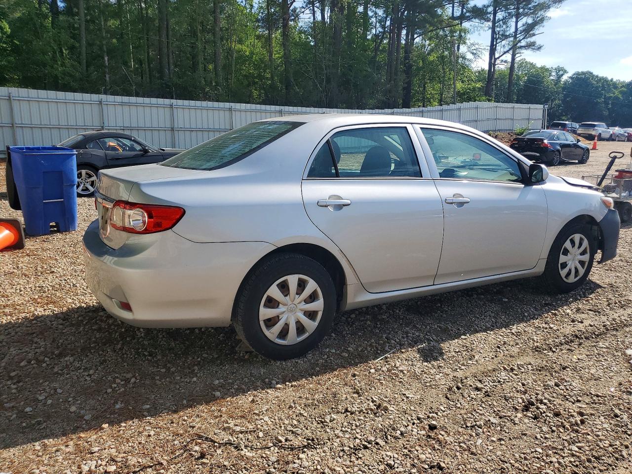 2013 TOYOTA COROLLA L photo 7