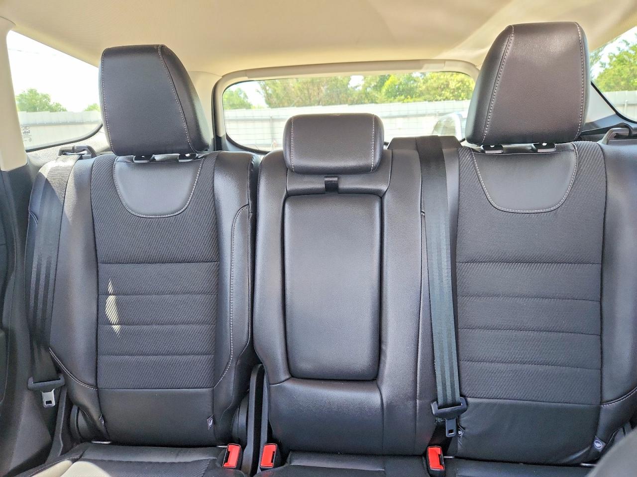 2016 FORD ESCAPE SE photo 19