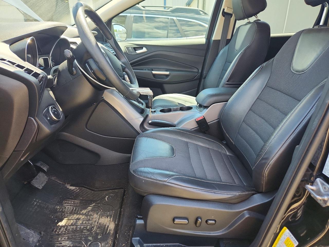 2016 FORD ESCAPE SE photo 13