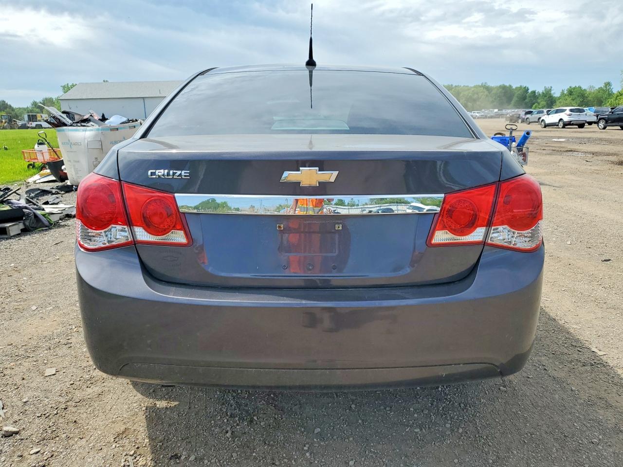 2014 CHEVROLET CRUZE photo 6