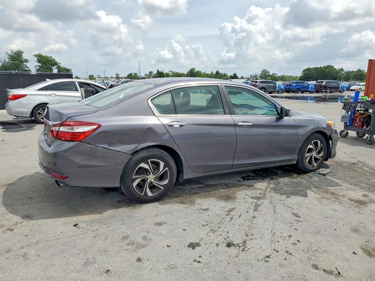 2017 HONDA ACCORD LX photo 3