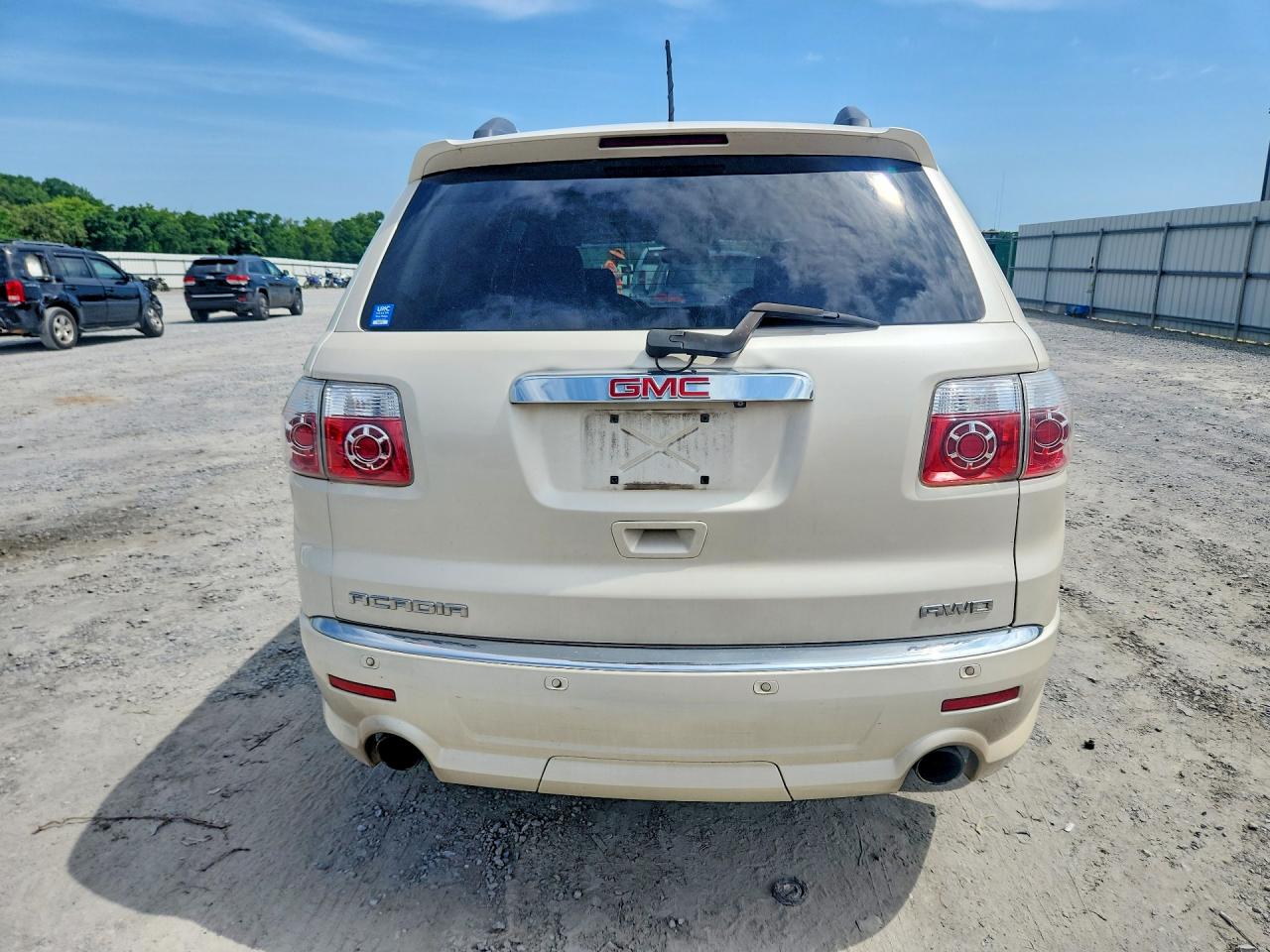 2011 GMC ACADIA DENALI photo 6