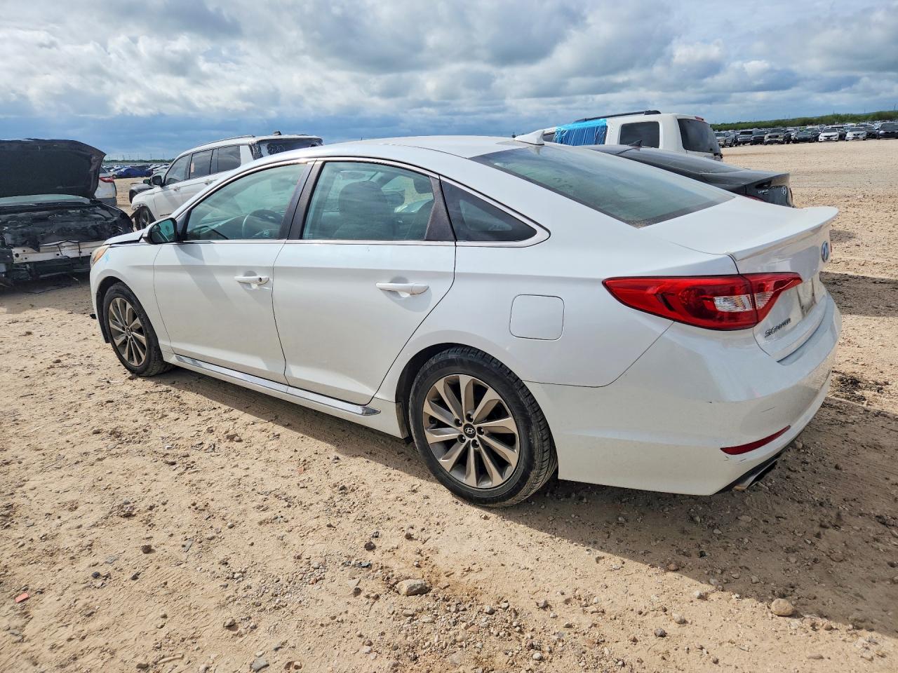2016 HYUNDAI SONATA SPORT photo 2