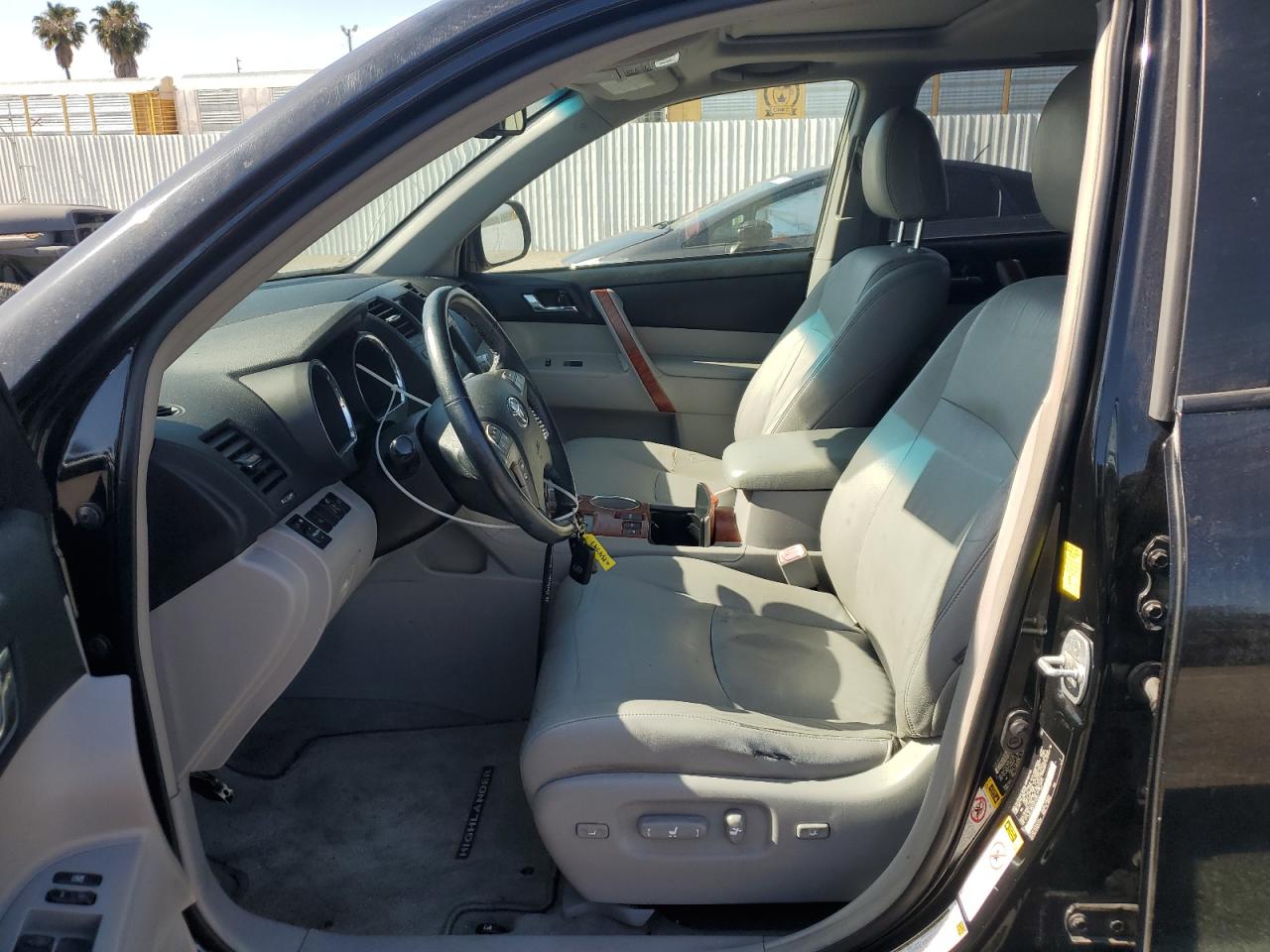 2009 TOYOTA HIGHLANDER LIMITED photo 19