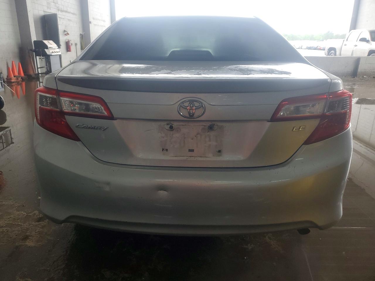 2012 TOYOTA CAMRY LE photo 11