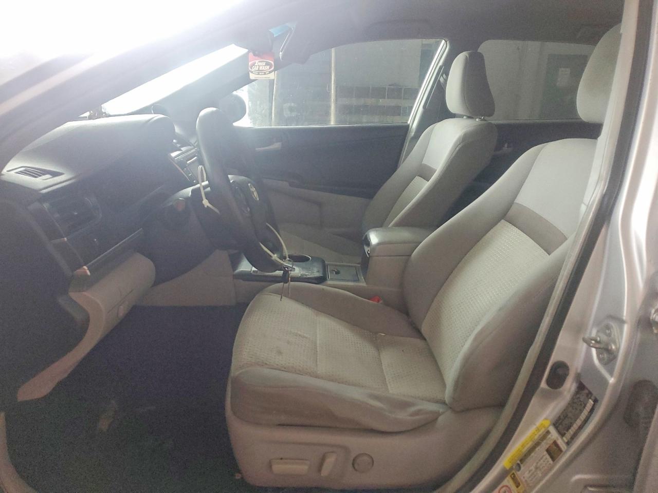 2012 TOYOTA CAMRY LE photo 13