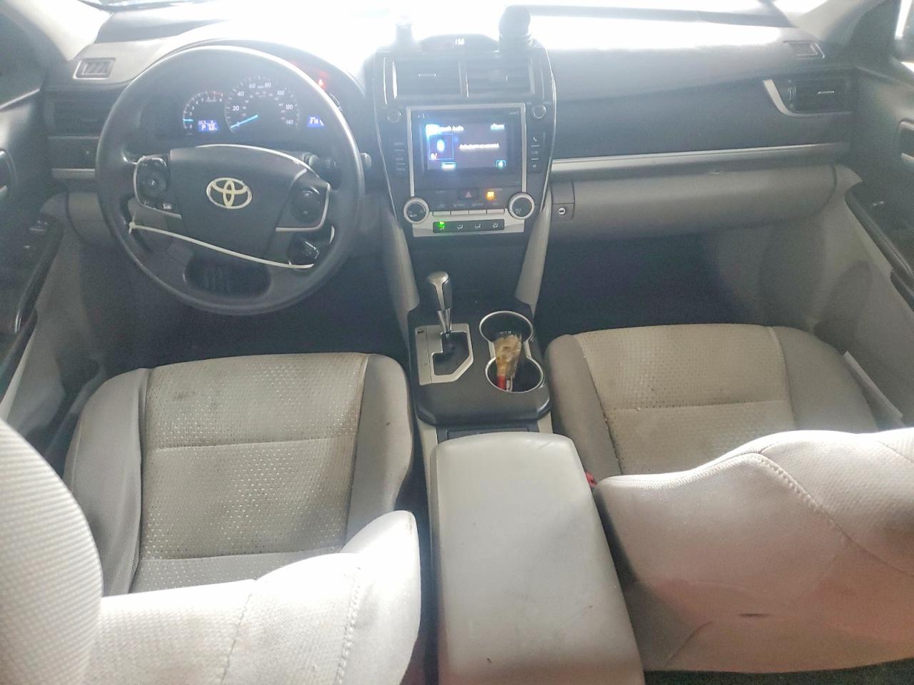 2012 TOYOTA CAMRY LE photo 15