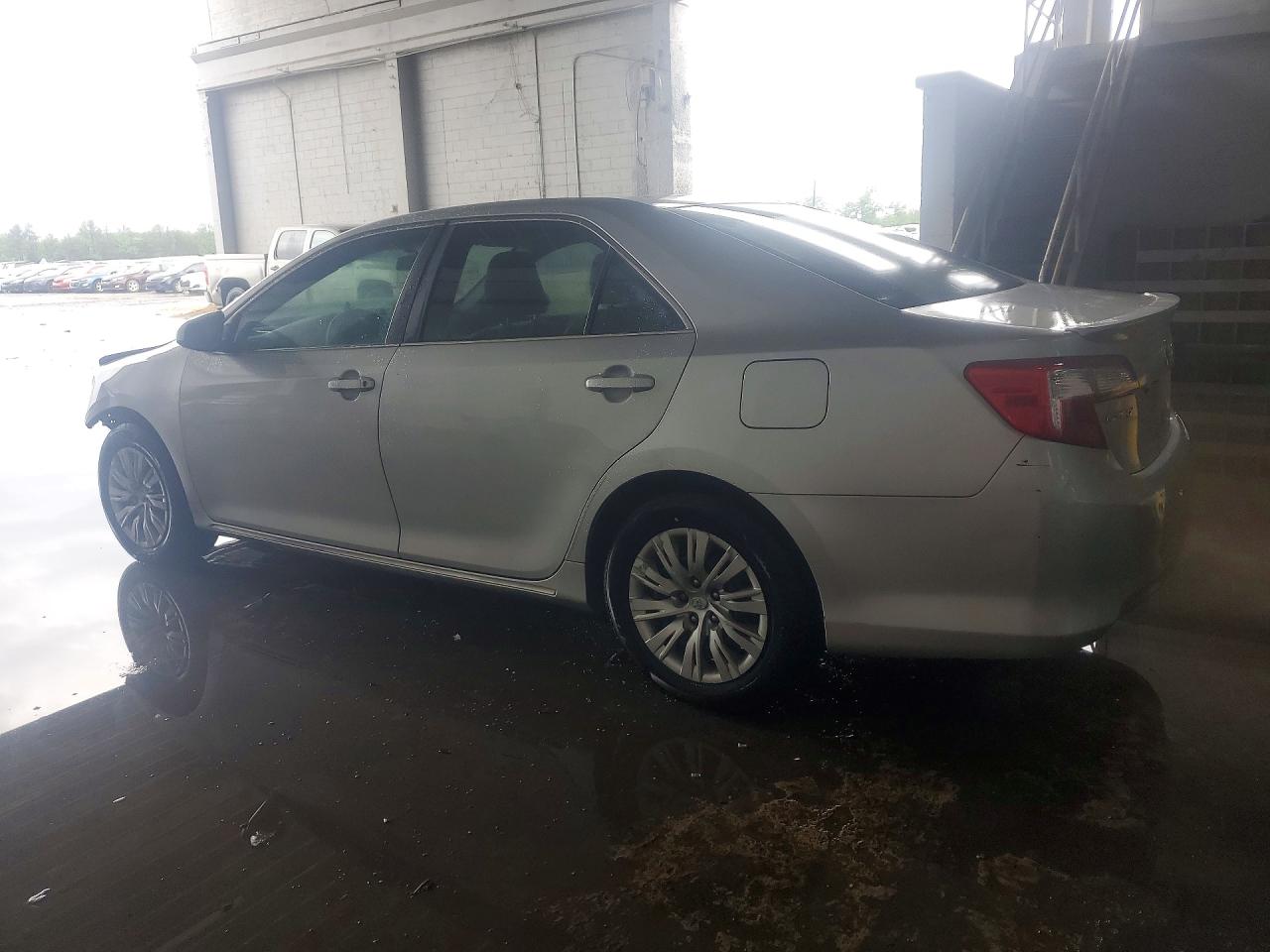 2012 TOYOTA CAMRY LE photo 3