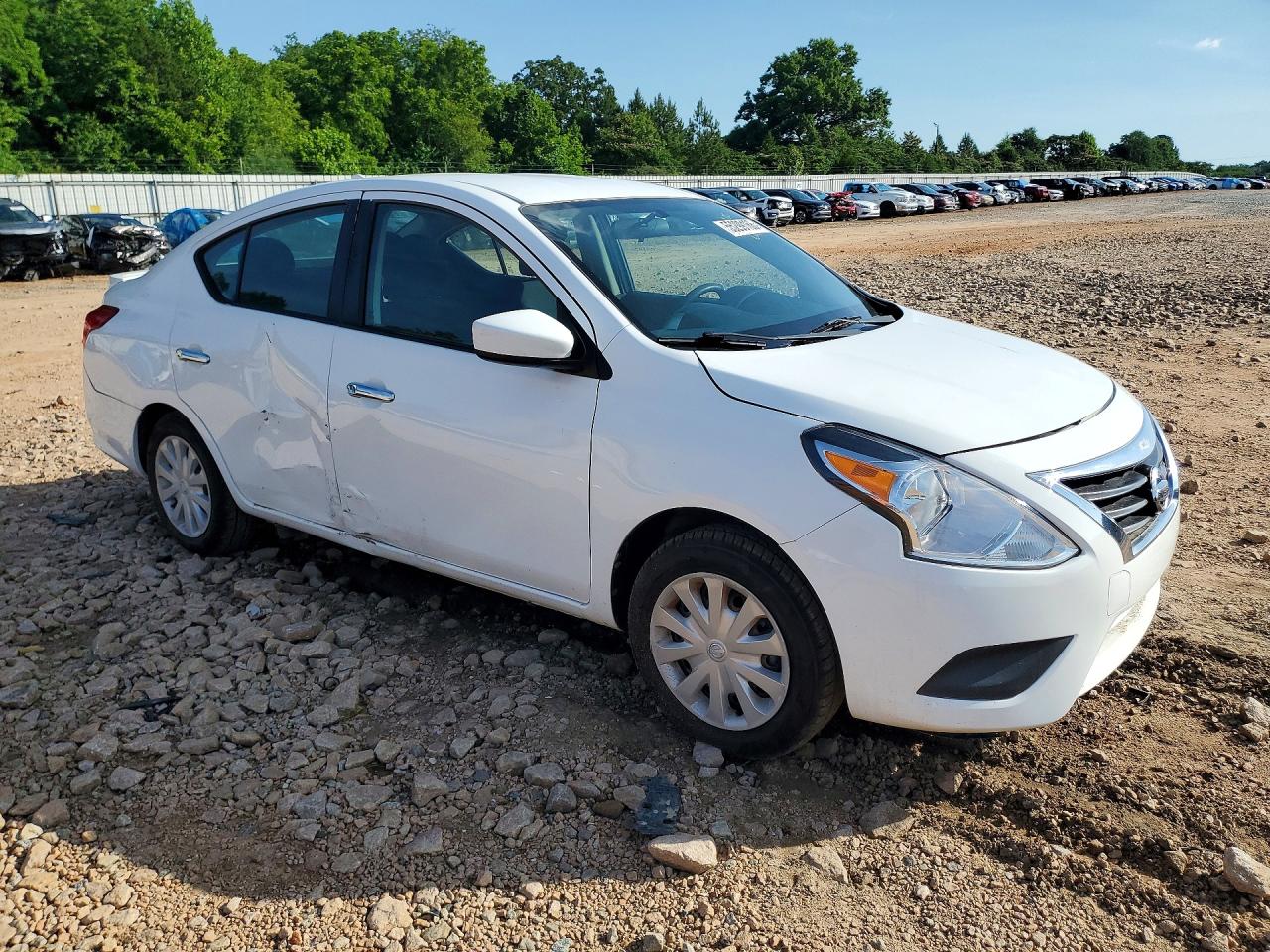 2018 NISSAN VERSA SV photo 7