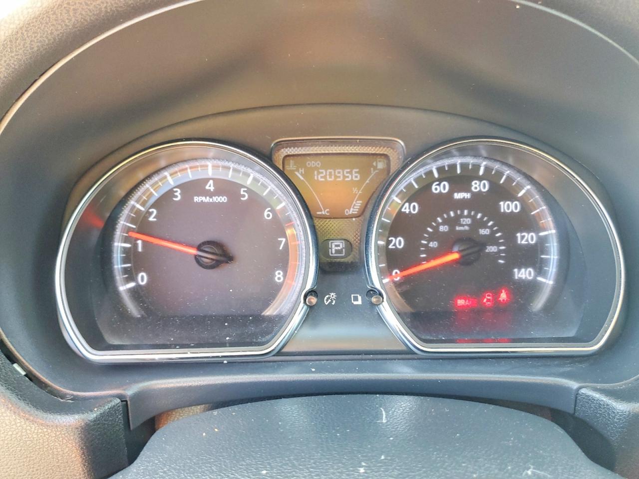 2018 NISSAN VERSA SV photo 17