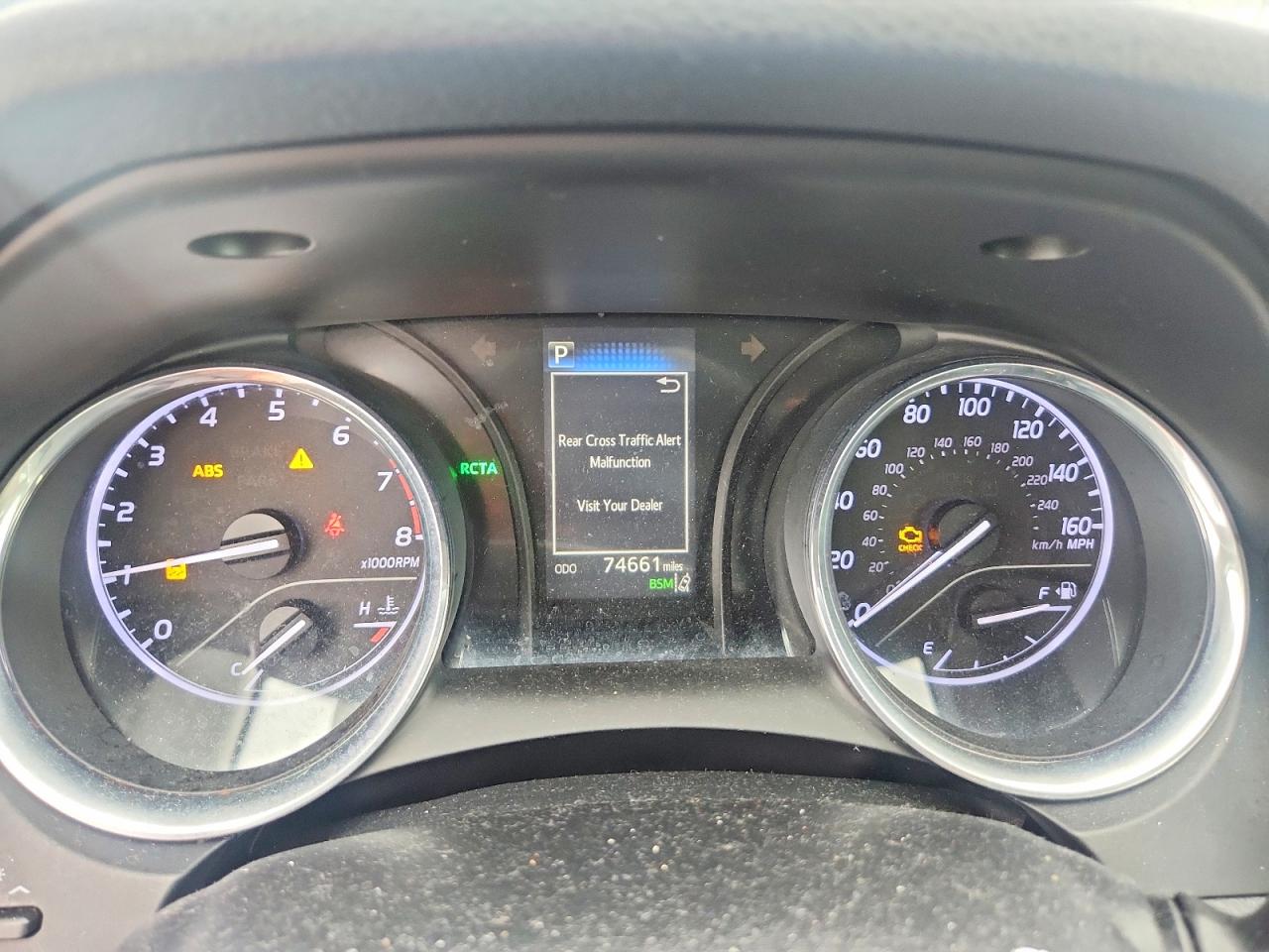 2019 TOYOTA CAMRY SE photo 25