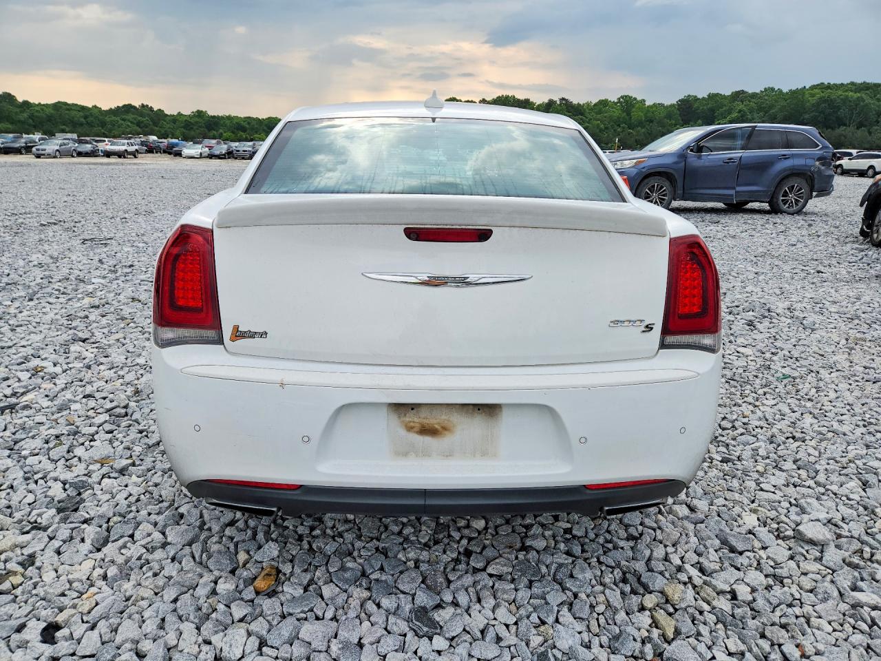 2018 CHRYSLER 300 S photo 11