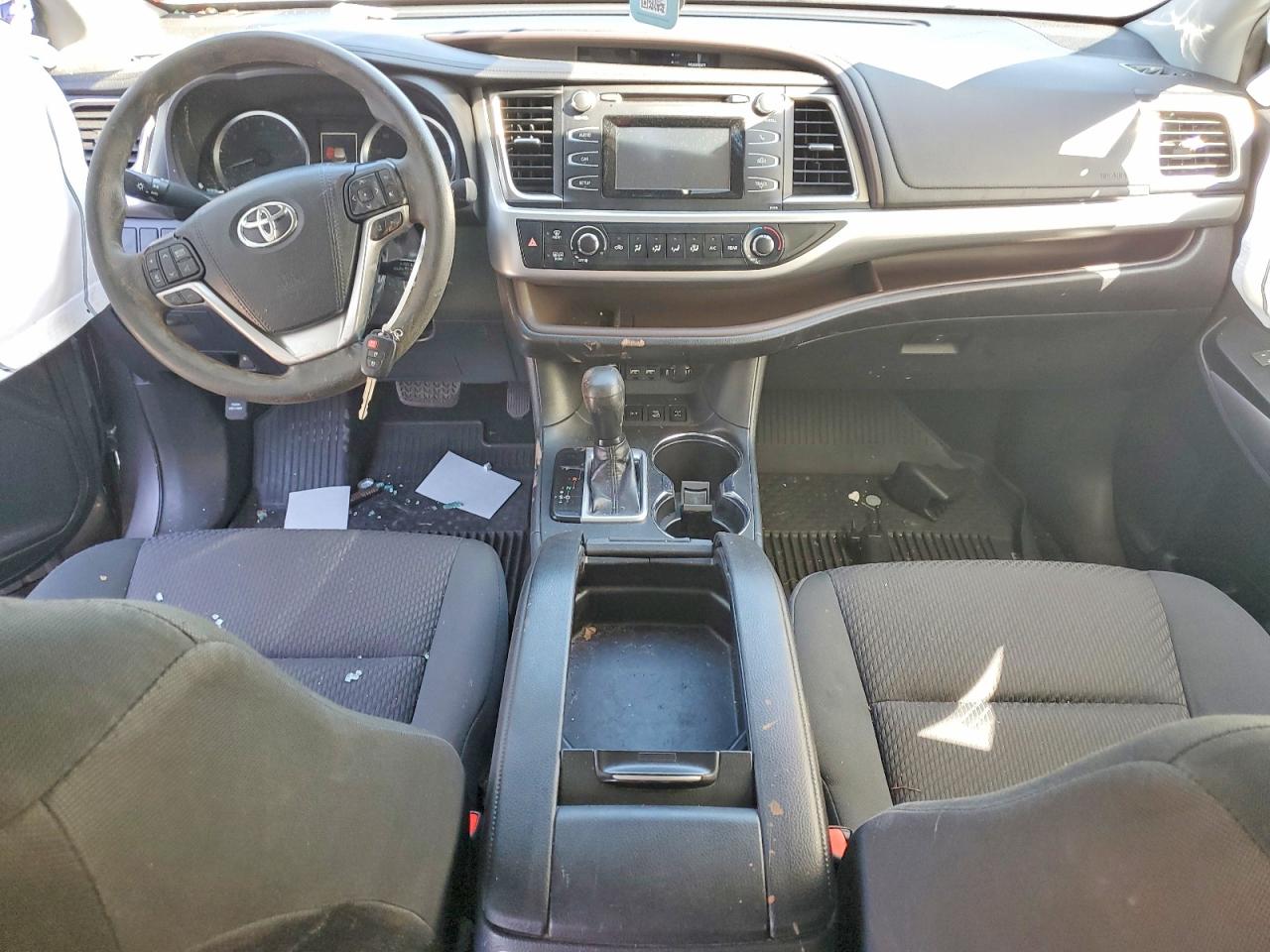 2019 TOYOTA HIGHLANDER LE photo 15