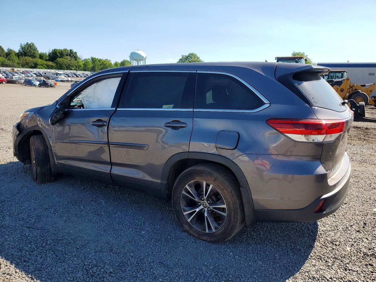 2019 TOYOTA HIGHLANDER LE photo 3