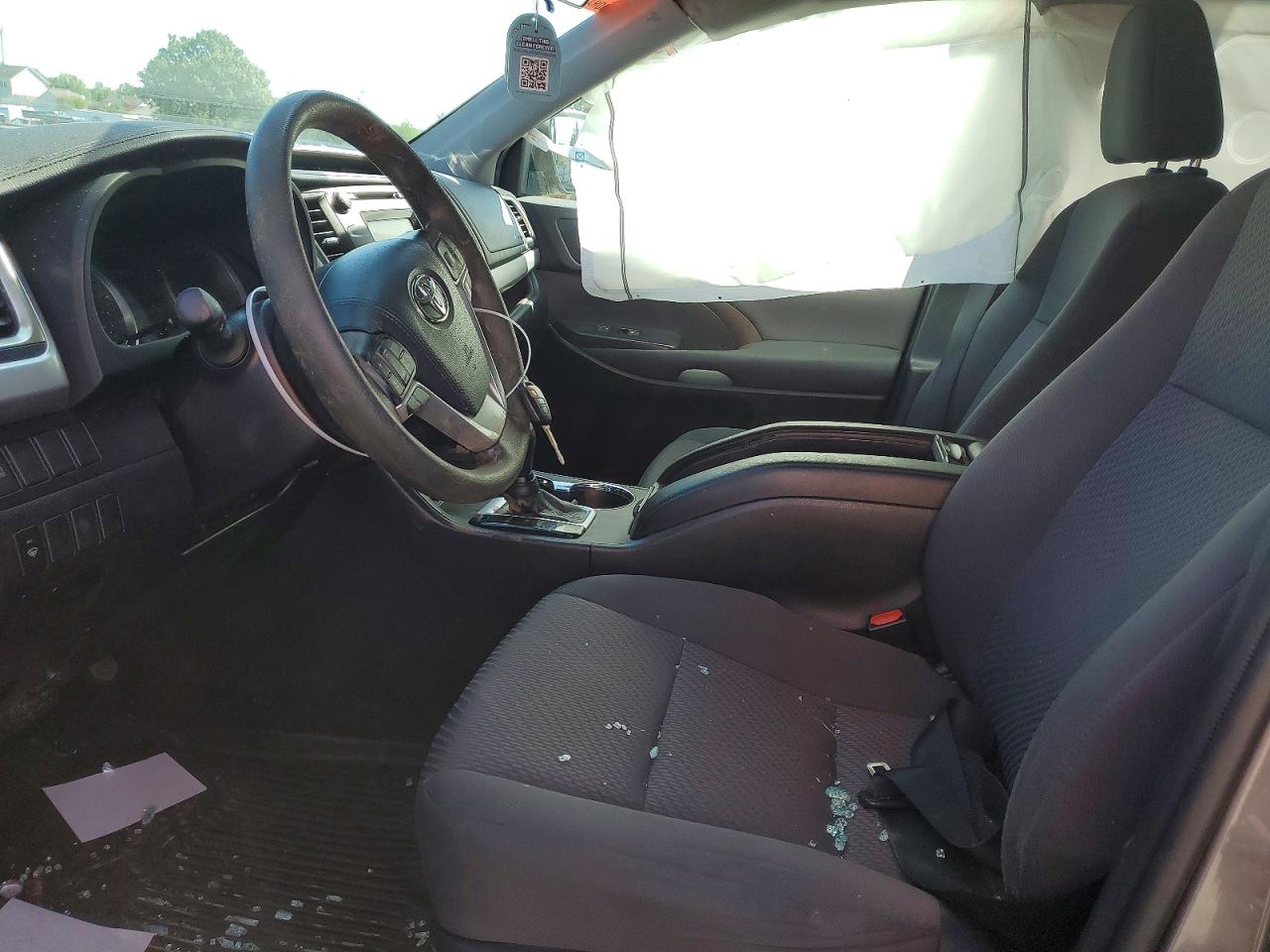 2019 TOYOTA HIGHLANDER LE photo 13